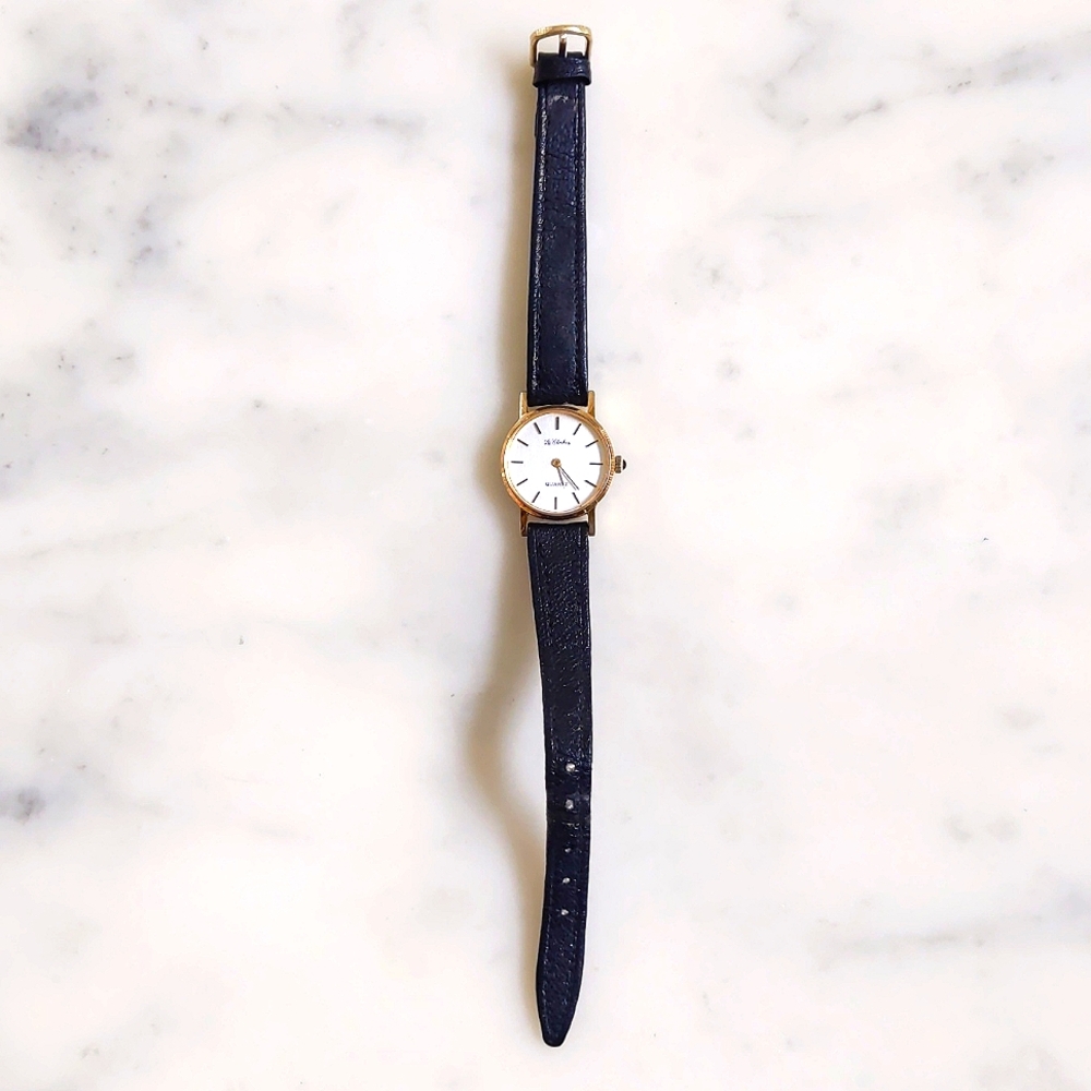 Vintage La Cloche Gold Plated Watch 4152 with Leather Strap.